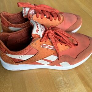Reebok sneakers orange